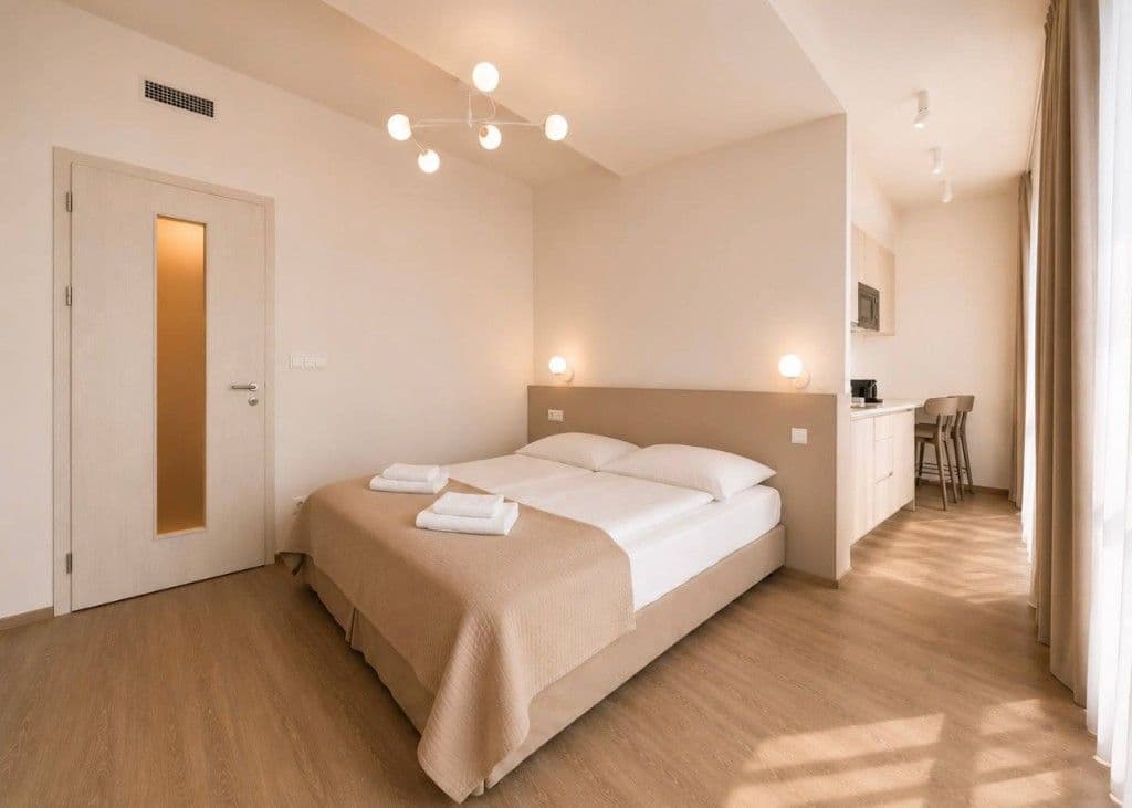 Queen-size Studio